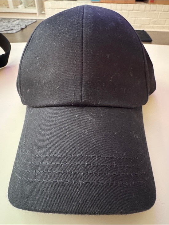 H&M Other - Classic Men's Black Baseball Cap - H&M